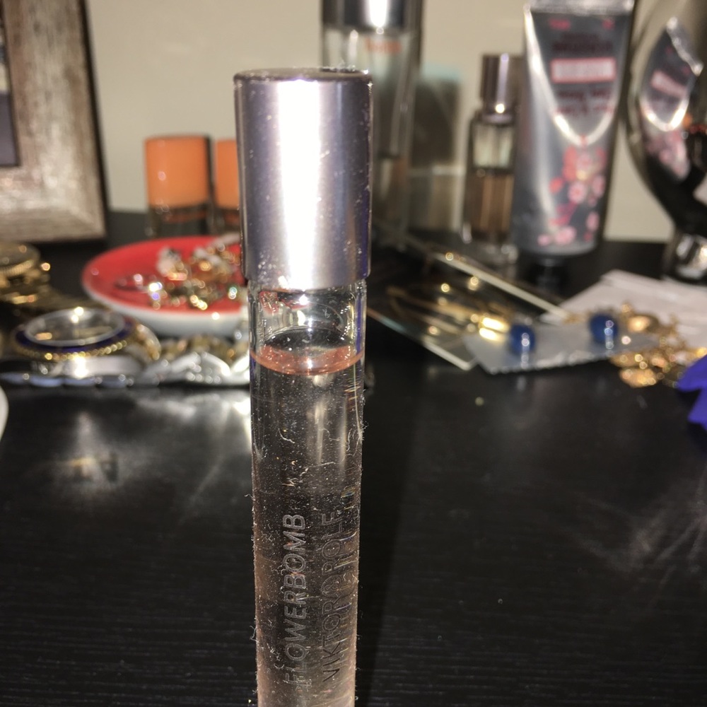 Viktor &Rolf Flower Bomb Roller